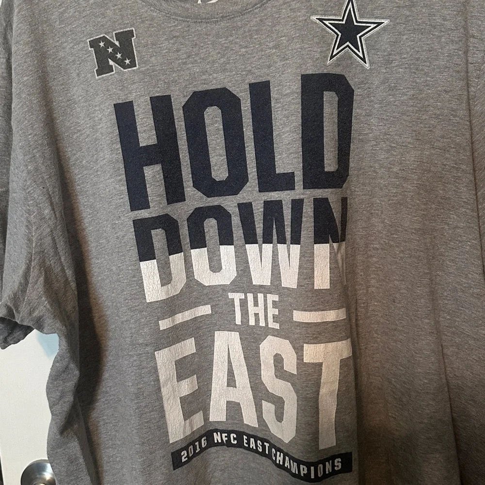 ☑️NIKE - Gray Hold Down the East Men's T-Shirt